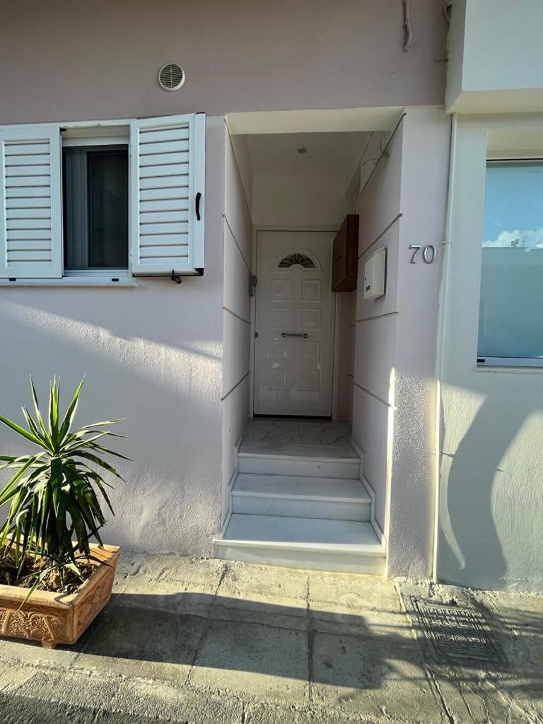 Elena S Apartment Megara Exterior photo